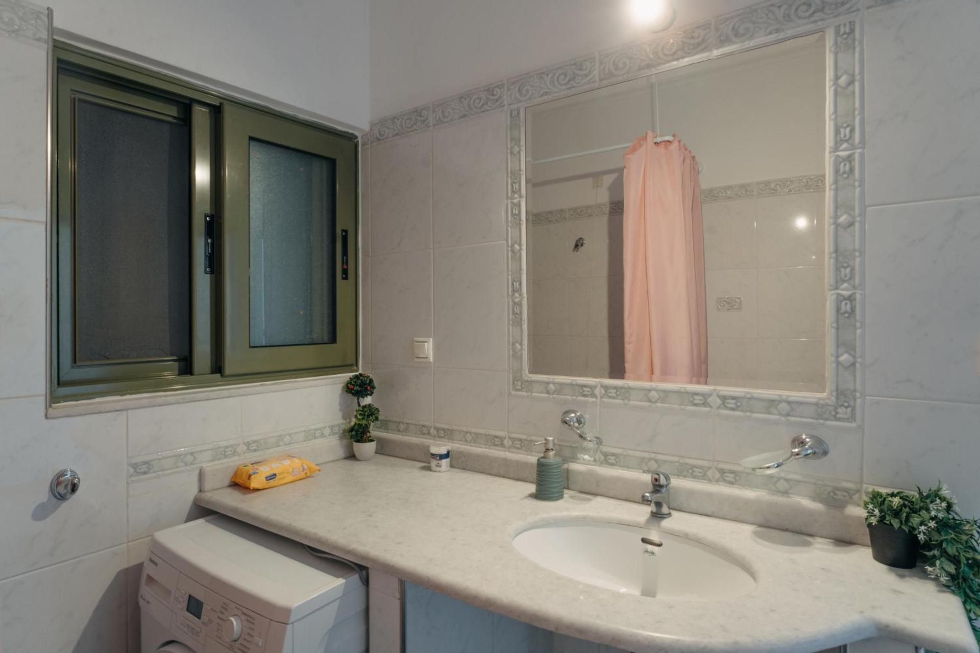 Nefeli City Apartments พาทรา ภายนอก รูปภาพ