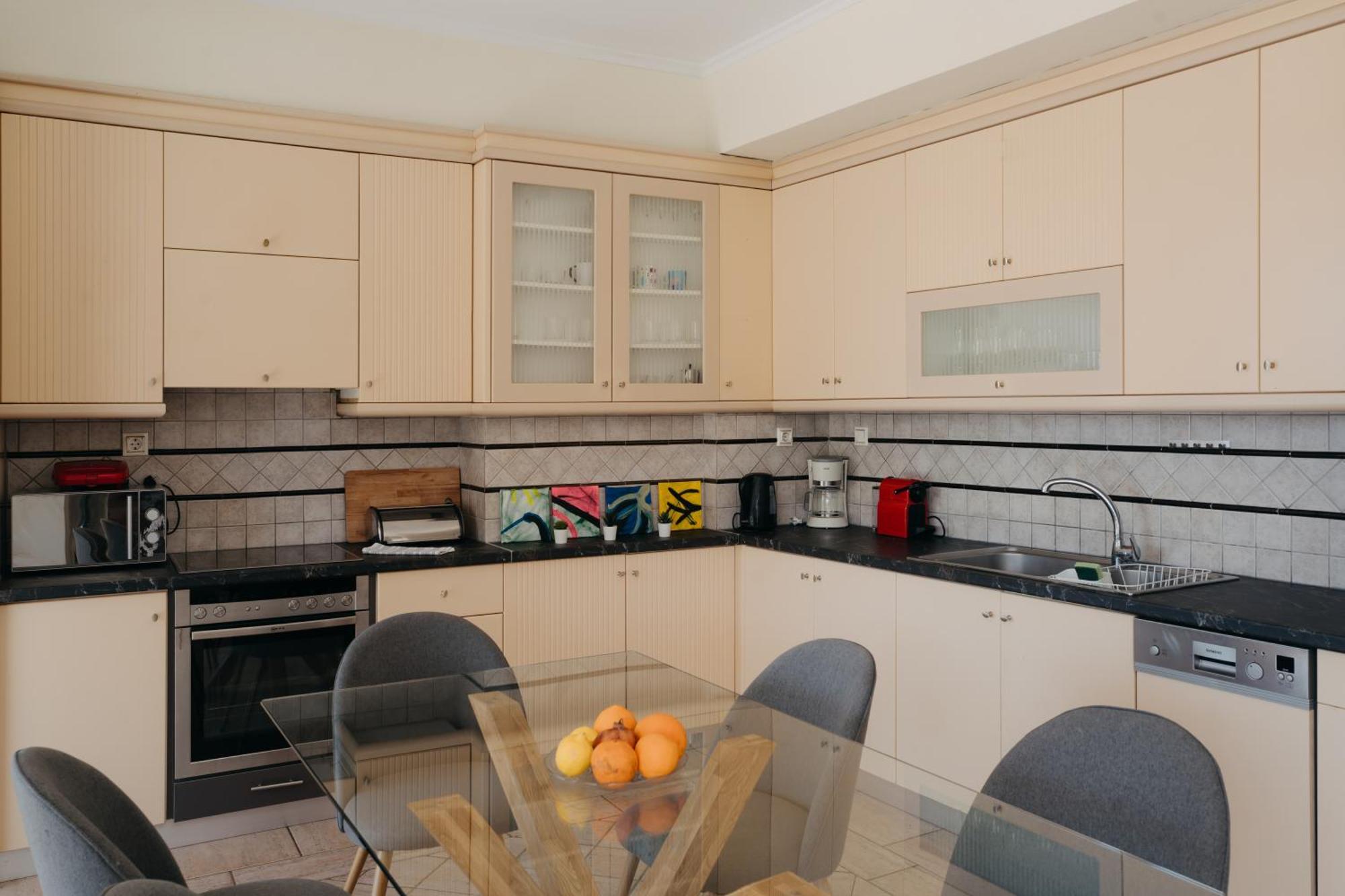 Nefeli City Apartments พาทรา ภายนอก รูปภาพ