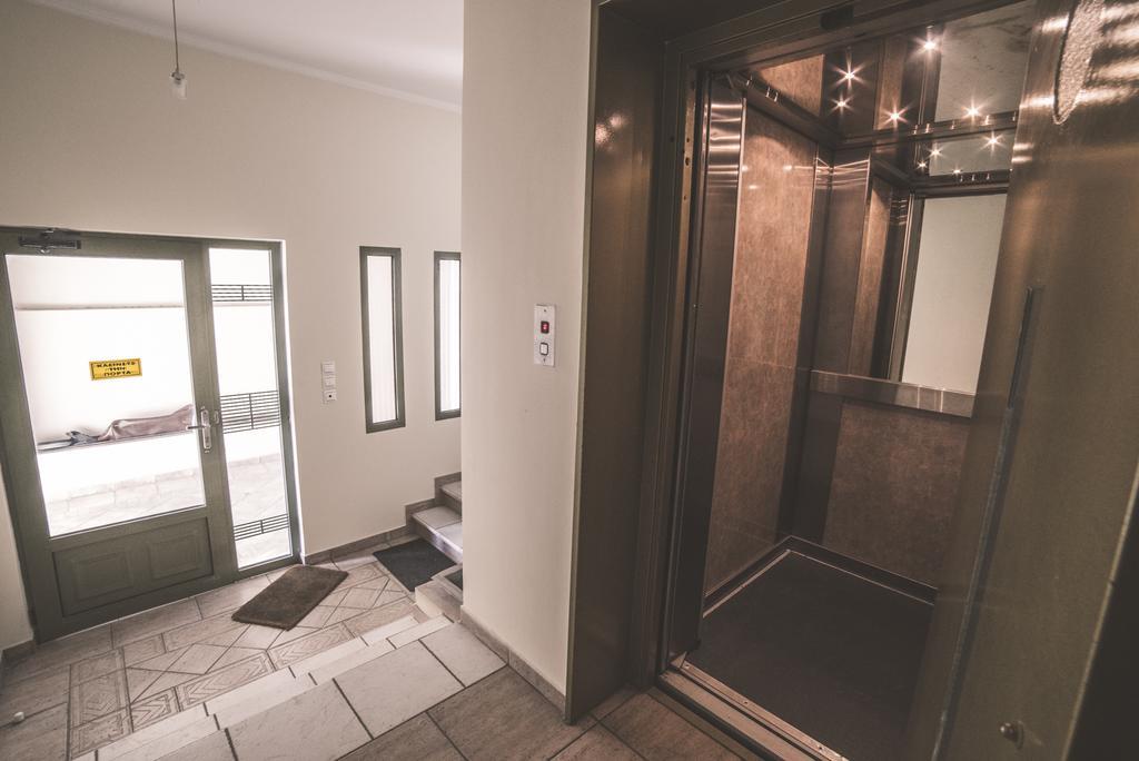Nefeli City Apartments พาทรา ภายนอก รูปภาพ